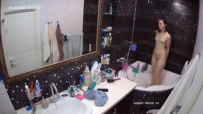100-Indira_shower_220128_afternoon_S&T_realm62-cam114-1660344440