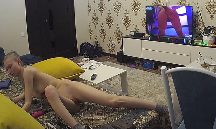 Ashampoo_Snap_dimanche 19 mars 2023_19h6m33s_056_Living room camera at Rachel reallifecam apartment at Voyeur House TV (cam12) - Google Chrome