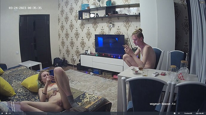 Ashampoo_Snap_jeudi 23 mars 2023_18h36m7s_003_Barbara apartment with reallifecam cameras at Voyeur House TV - Google Chrome