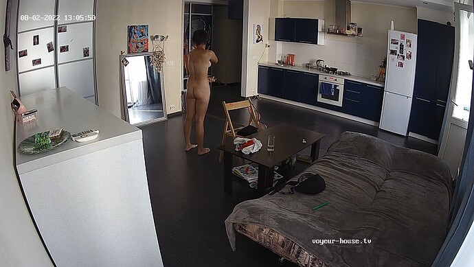 Zoja_220802_lotion_@_Shana_livingroom_realm45-cam14-1659695269