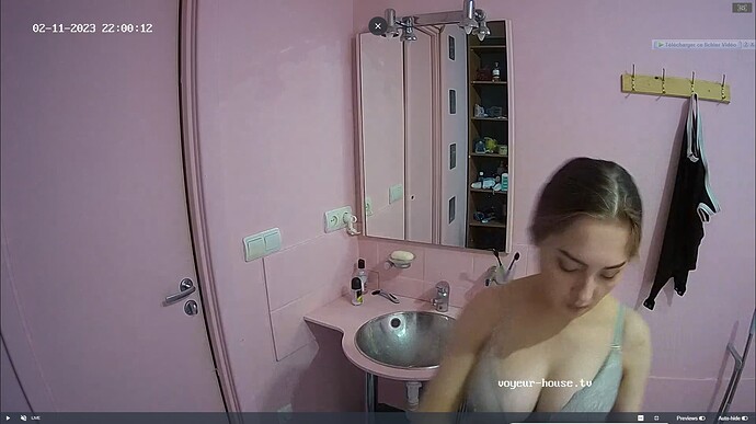 Ashampoo_Snap_samedi 11 février 2023_17h1m13s_033_Bathroom camera at Tonk reallifecam apartment at Voyeur House TV (cam112) - Google Chrome