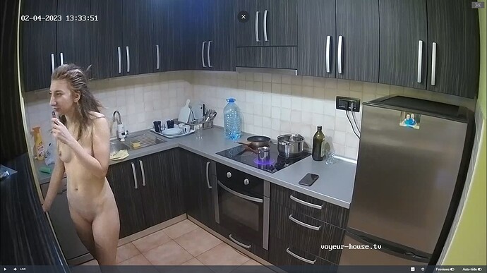 Ashampoo_Snap_samedi 4 février 2023_13h38m47s_006_Flora apartment with reallifecam cameras at Voyeur House TV - Google Chrome