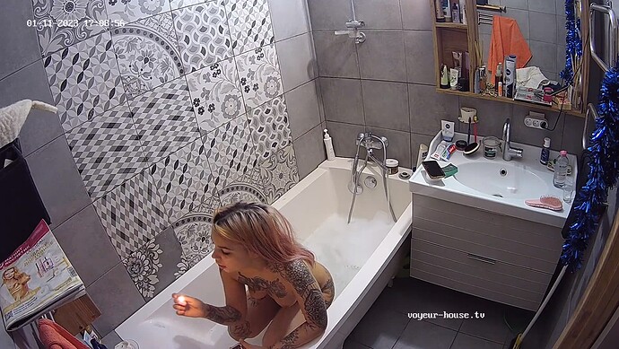 Faye_230111_shower_@_Faye_realm56-cam113-1673465851