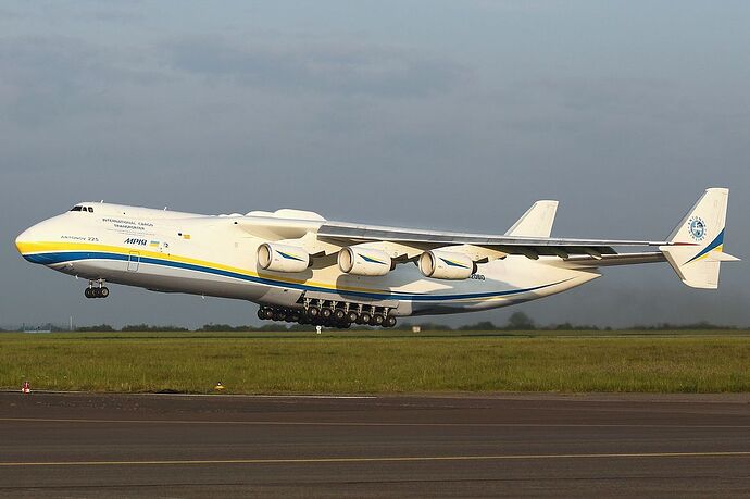 Antonov_An-225_departing_Prague_Ruzyně_Airport_for_Turkmenbashy.jpeg