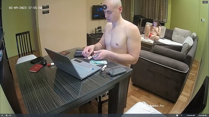 Ashampoo_Snap_jeudi 9 février 2023_17h56m49s_036_Kitchen camera at Flora reallifecam apartment at Voyeur House TV (cam12) - Google Chrome