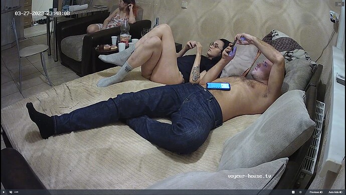 Ashampoo_Snap_lundi 27 mars 2023_22h51m24s_005_Jakar & Lilka apartment with reallifecam cameras at Voyeur House TV - Google Chrome