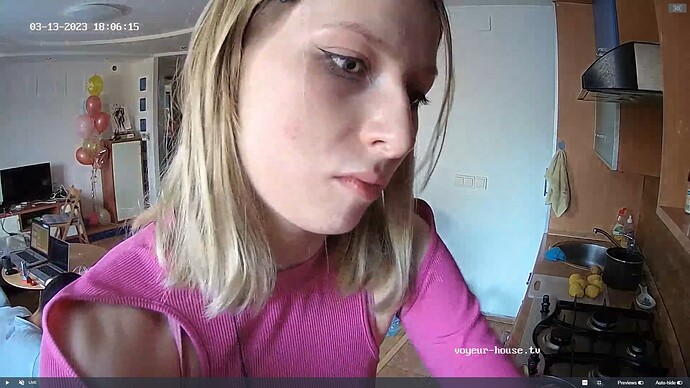 Ashampoo_Snap_lundi 13 mars 2023_13h7m59s_032_Kitchen camera at Jack & Rose reallifecam apartment at Voyeur House TV (cam11) - Google Chrome
