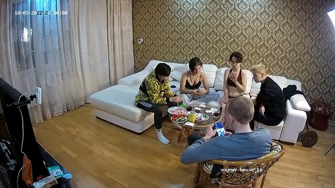 Koen with 4 girls 10-3-22