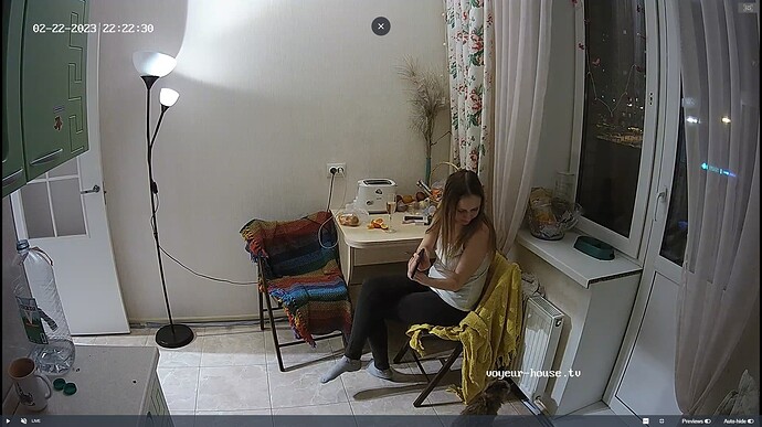 Ashampoo_Snap_mercredi 22 février 2023_20h23m8s_011_Kitchen camera at Tonk reallifecam apartment at Voyeur House TV (cam11) - Google Chrome