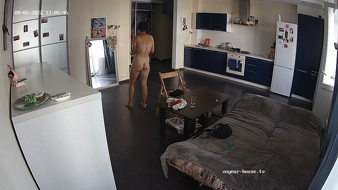 Zoja_220802_lotion_@_Shana_livingroom_realm45-cam14-1659695265