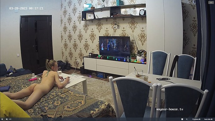 Ashampoo_Snap_dimanche 19 mars 2023_18h17m52s_032_Living room camera at Rachel reallifecam apartment at Voyeur House TV (cam12) - Google Chrome