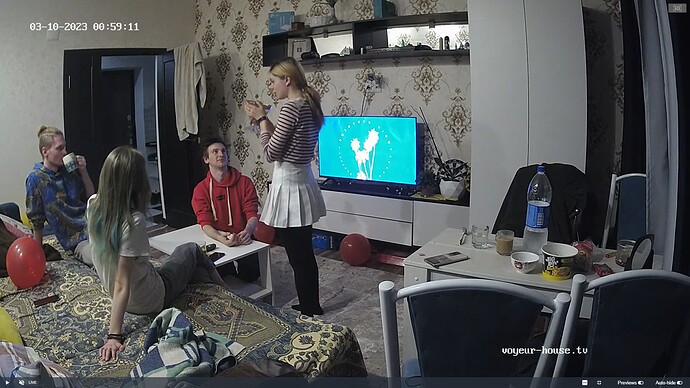 Ashampoo_Snap_jeudi 9 mars 2023_18h59m50s_046_Kitchen camera at Jack & Rose reallifecam apartment at Voyeur House TV (cam11) - Google Chrome