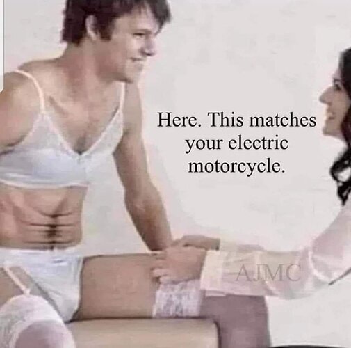 FnTSjZLWYAINEi5