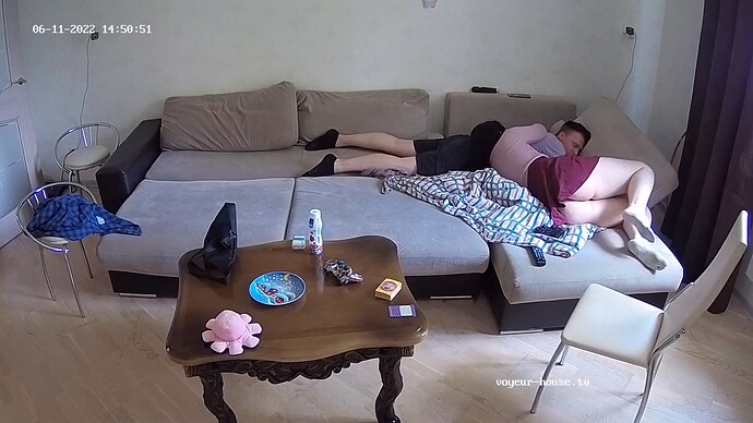 Indira_comming_home_after_shopping_220611_realm48-cam14-1654953902