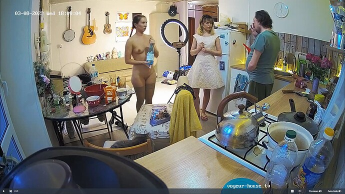 Ashampoo_Snap_mercredi 8 mars 2023_16h10m49s_004_Clara & Stas apartment with reallifecam cameras at Voyeur House TV - Google Chrome