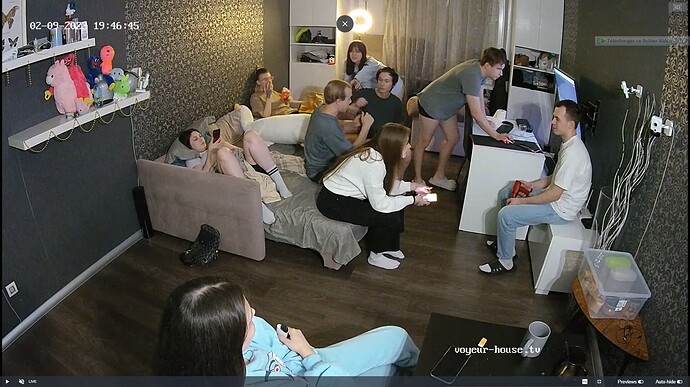 Ashampoo_Snap_jeudi 9 février 2023_17h48m12s_033_Kitchen camera at Flora reallifecam apartment at Voyeur House TV (cam12) - Google Chrome