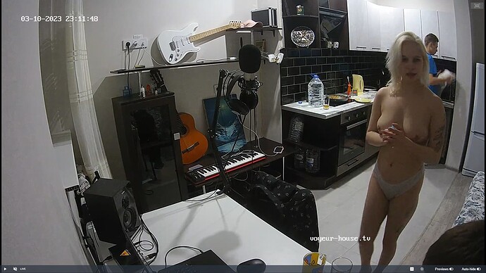 Ashampoo_Snap_vendredi 10 mars 2023_21h13m47s_086_Kitchen camera at Sophia, Elon, Claudia reallifecam apartment at Voyeur House TV (cam11) - Google Chrome