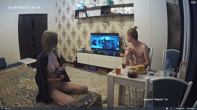 Ashampoo_Snap_lundi 20 mars 2023_16h12m39s_019_Living room camera at Clara & Stas reallifecam apartment at Voyeur House TV (cam13) - Google Chrome
