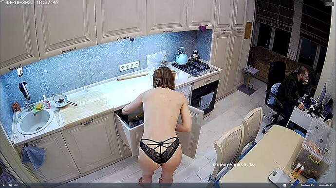 Ashampoo_Snap_vendredi 10 mars 2023_17h39m52s_012_Living room camera at Finley & Francesca, Tali reallifecam apartment at Voyeur House TV (cam15) - Google Chrome