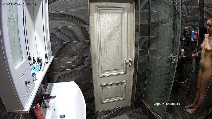 realm126-cam113-1768401732