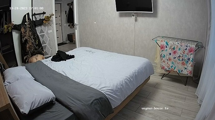 realm1-cam16-1698156378