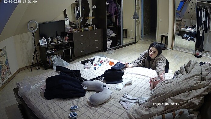 realm8-cam113-1766241100