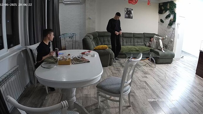 realm126-cam13-1765040822