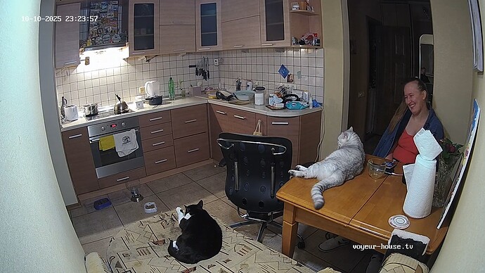 realm34-cam111-1760131468