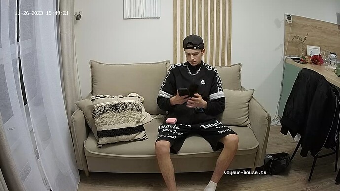 realm33-cam15-1701017398