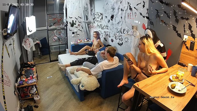 RosyAleks-20251107-01