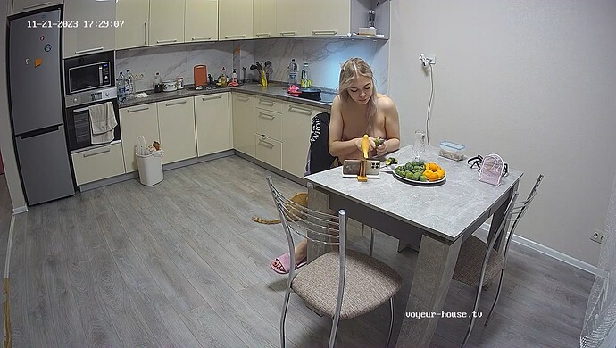 realm67-cam12-1700576981