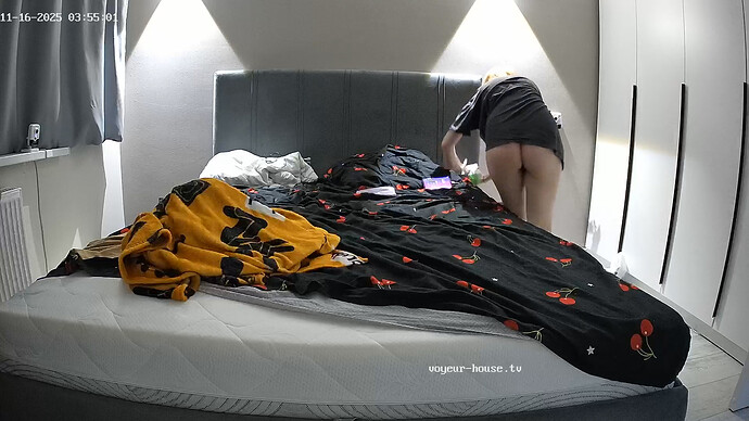 realm5-cam17-1763305027