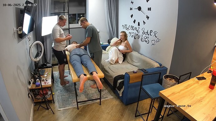 RosyAleks-20251006-01