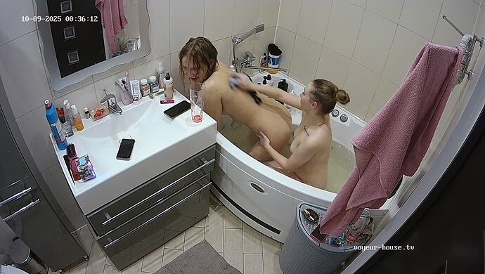 realm64-cam110-1760006426