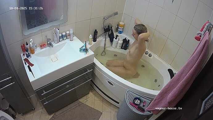 realm64-cam110-1759583132