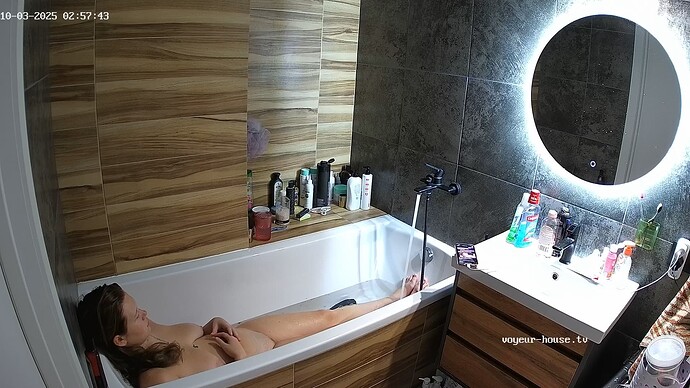 realm56-cam19-1759449504