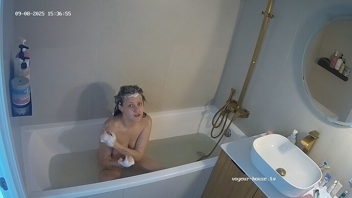 realm10-cam18-1762110611