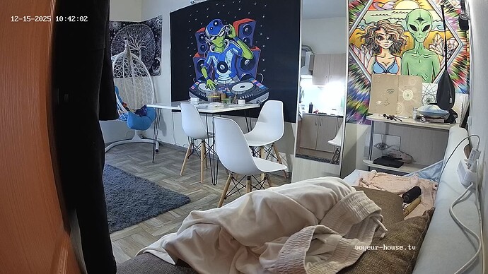 realm130-cam15-1765800555