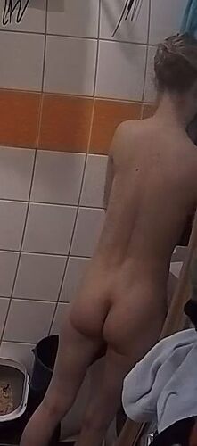 Jovanna_240102_nude_bathroom_@_V&J