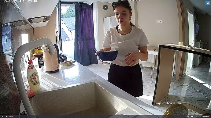 Ashampoo_Snap_samedi 25 mai 2024_18h30m25s_006_Kitchen camera at Kristall reallifecam apartment at Voyeur House TV (cam11) - Google Chrome