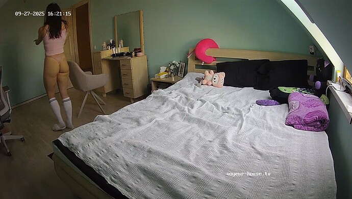 realm8-cam110-1758979313