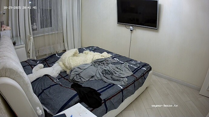 realm122-cam18-1761768314