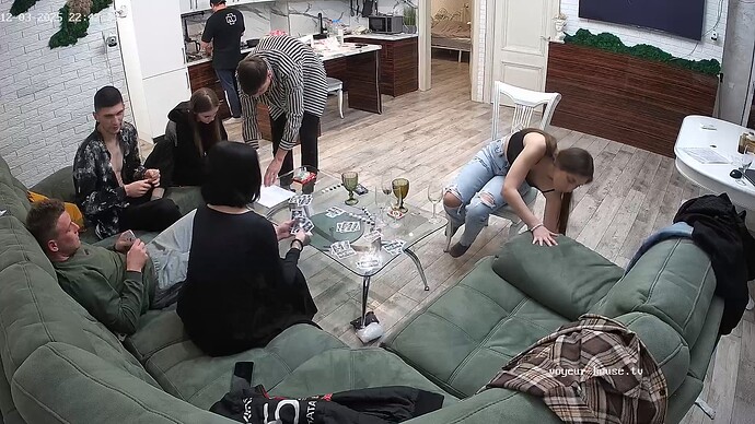 realm126-cam15-1764791000