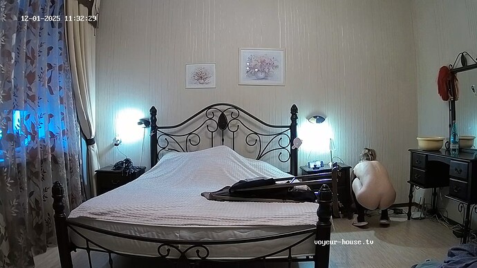 realm64-cam18-1764578059