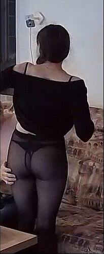 Giana_230911_butt_couch_@_Henry