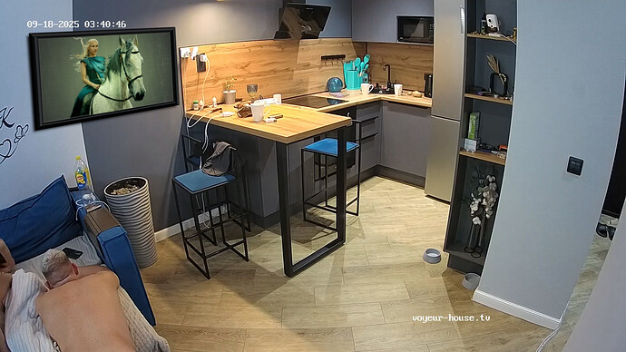 RosyAleks-20250918-01