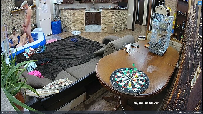 Ashampoo_Snap_samedi 20 avril 2024_20h38m38s_037_Dining zone camera at Yuneska & Radu reallifecam apartment at Voyeur House TV (cam15) - Google Chrome