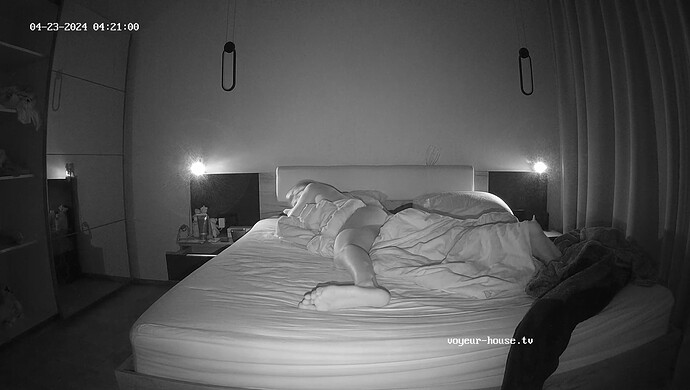 realm8-cam18-1713835298