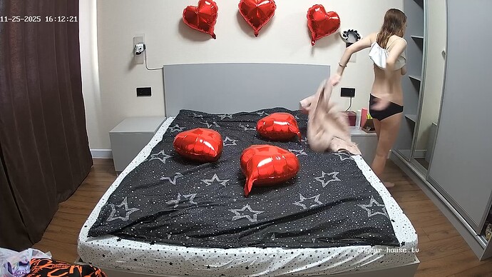 realm125-cam18-1764079675