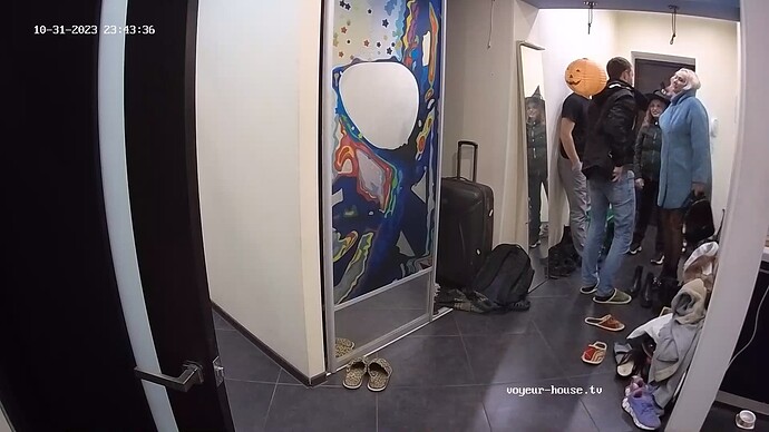 realm18-cam113-1698785975